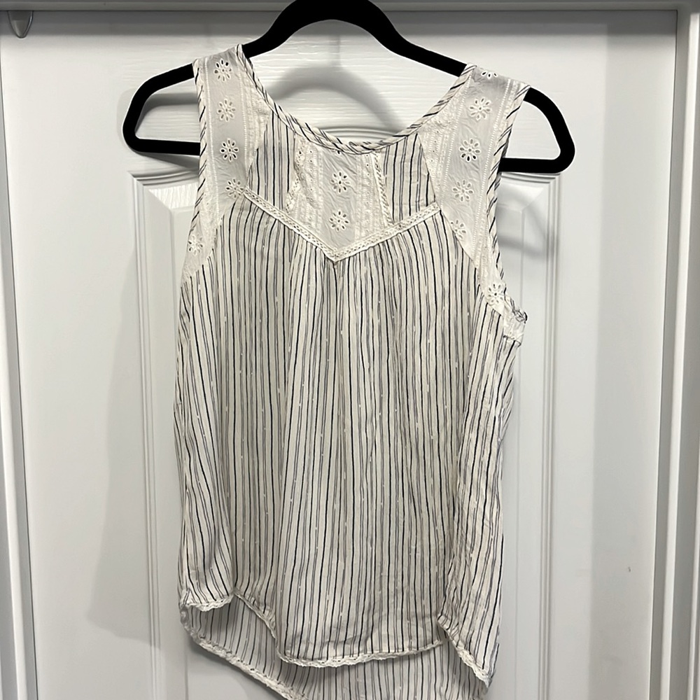 Mason & Belle sleeveless top. Medium